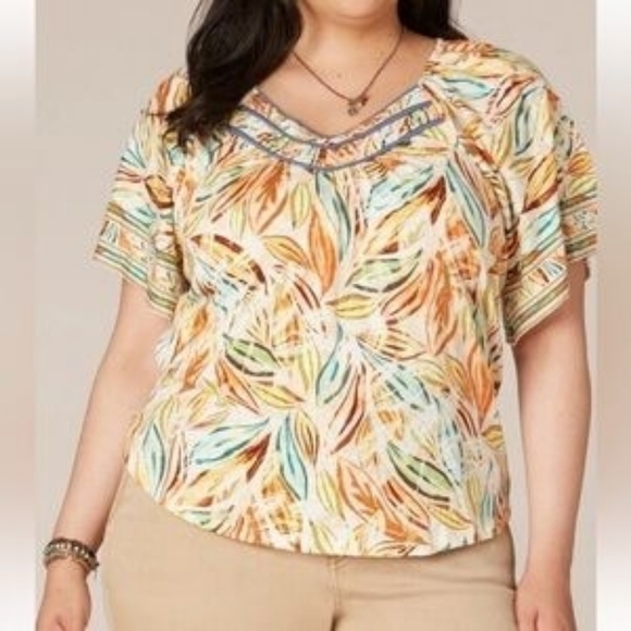 Democracy Tops - NWT "Democracy" Woman's Short Sleeve Top Size 1X